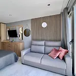 Clubrent - Edf Horizonte, Estudio De Estilo Escandinavo